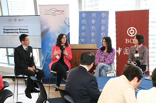  Taking part in a conversation on women empowerment are (from left to right) Deputy Secretary for Home and Youth Affairs Nick Au Yeung; the Executive Vice President of Global Partnerships of NBA team Brooklyn Nets Catherine Carlson; renowned fashion designer Vivienne Tam; and the Senior Vice President of Bank of China Catherine Feng.
            
