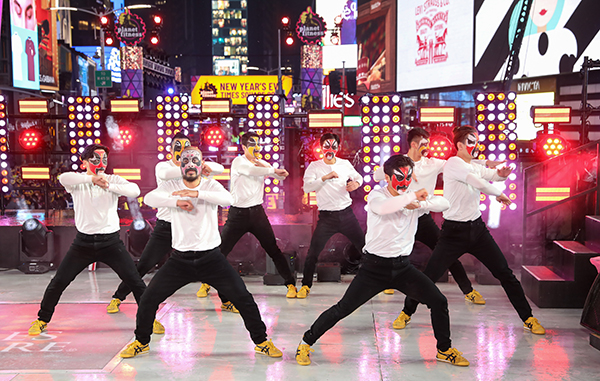  Hong Kong artists enthralled a worldwide audience by kicking off the New York Times Square countdown celebration with a 