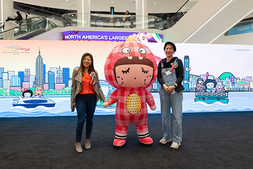  Director of HKETONY Maisie Ho (left); founder and creator of Hong Kong creative brand Chocolate Rain Prudence Mak (right); and mascot of Chocolate Rain, Fatina (centre), at the opening ceremony of the 