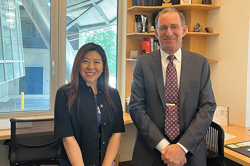 1 The Director of HKETONY, Maisie Ho, reinforced the bilateral ties between Hong Kong and Boston during her duty visit to Boston, Massachusetts of the United States. Photo shows Ms Ho (left) with Deputy Vice Provost of Massachusetts Institute of Technology Dr Bruce Tidor (right) during a meeting on June 10 (Boston time).