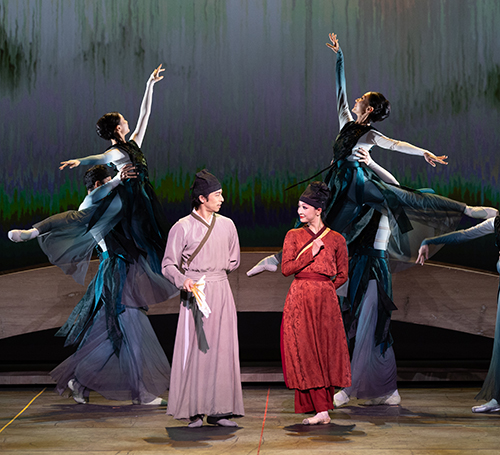 1 The Hong Kong Ballet captivated New York with the US premiere of its award-winning production “The Butterfly Lovers” at its opening night at the prestigious David H. Koch Theater, Lincoln Center, on August 22 (New York time).