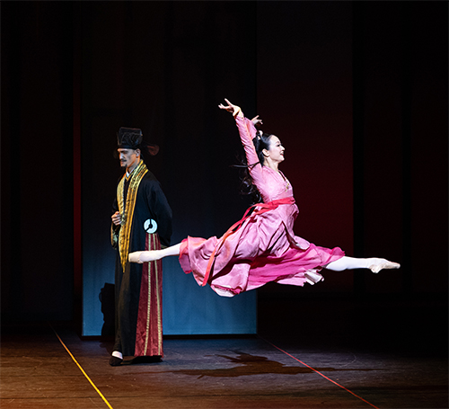 1 The Hong Kong Ballet captivated New York with the US premiere of its award-winning production “The Butterfly Lovers” at its opening night at the prestigious David H. Koch Theater, Lincoln Center, on August 22 (New York time).