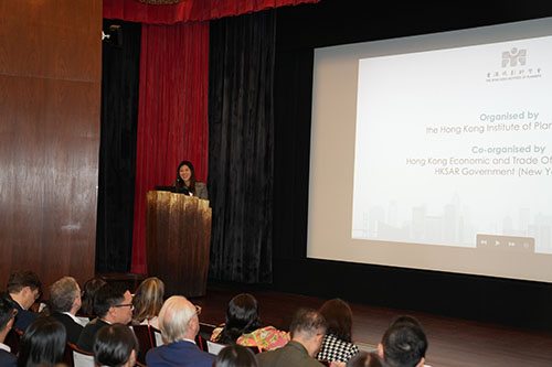 Director of HKETONY Ms Maisie Ho delivered welcome address at the urban symposium, “Planning for New Generation World Class City: Opportunities and Challenges of Urban and Rural Regeneration from Urban Planning Perspective” on October 22.