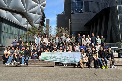  While in New York, the delegation of planning professionals engaged with New York’s leading planners, architects and policymakers and visited landmark sites such as the High Line, Hudson Yards and Central Park.  